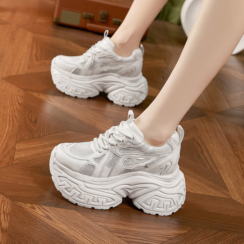 Sneakers Fashion Women - รองเท้าผ้าใบแฟชั่นผู้หญิงแบบหนาพื้นหนา ระบายอากาศได้ดี กันลื่น เหมาะสำหรับใส่เดินเล่น เพิ่มความสูงภายใน ดีไซน์อเนกประสงค์