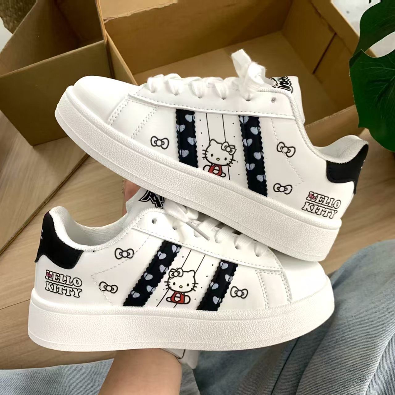 แฟชั่นเฮลโลคิตตี้รองเท้าลำลองร - Sneakers Fashion Women บทวิจารณ์และราคา